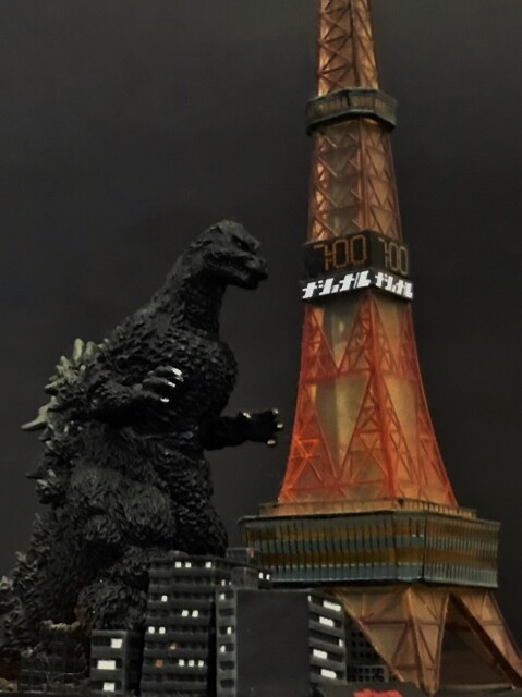 ギドゴジ 札幌タワーを襲撃！ : フクロムシ怪獣なんでも研究所