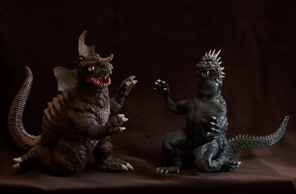 怪獣フィギュア 黒　バラゴン Amazon | 特撮リボルテック004 フランケンシュタイン対地底怪獣