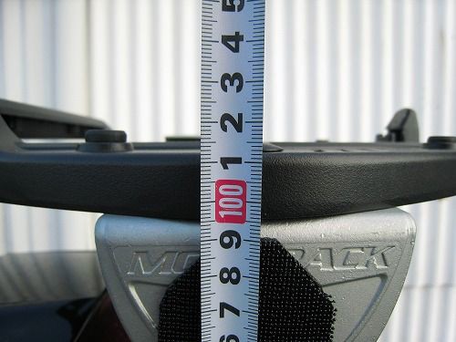 GIVIリアボックス 取付位置修正 : 今風のことをつらつらと書き綴ってみた