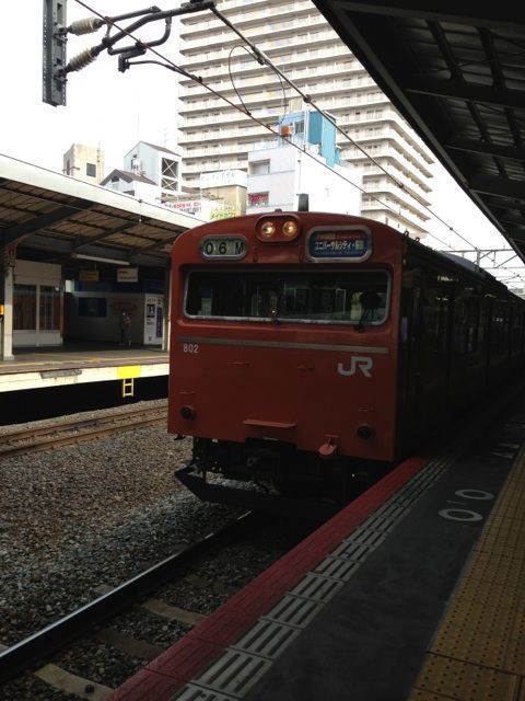 103系オレンジ ユニバーサルシティ方面桜島行 京橋始発はラッキースマイルに ひゅーまんにぶろぐ