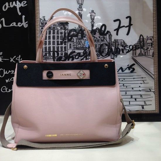 着せ替えバッグ : IANNE Nouvelles et un Journal