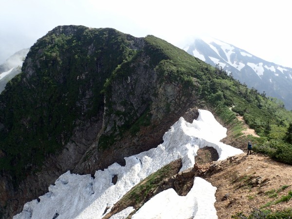唐松岳 五竜岳 雪渓あり 鎖あり 岩場あり その先に絶景あり その１ ぷち登山