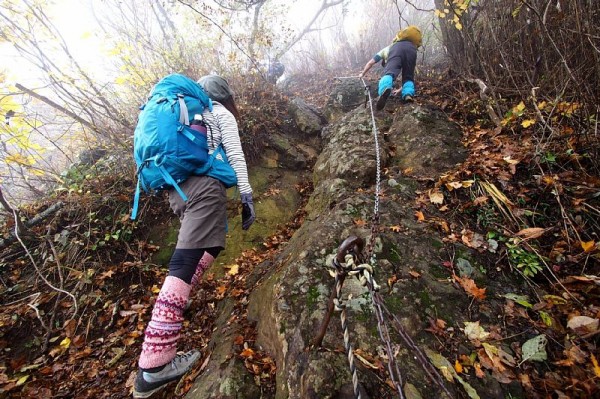 奥久慈男体山から袋田の滝へ 紅葉縦走 ぷち登山