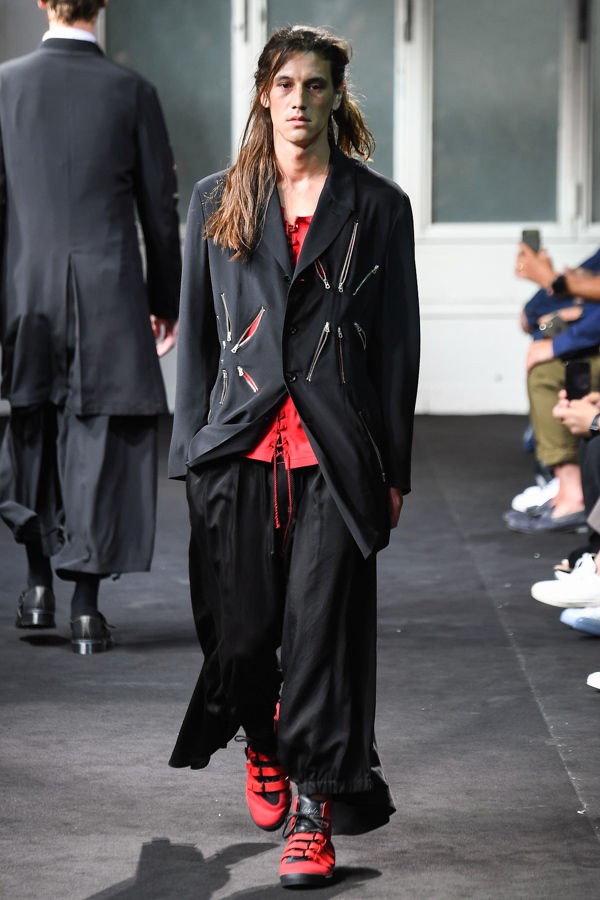 yohji yamamoto 「迷惑ですか 生きてるだけで」 yohji yamamoto 「迷惑ですか 生きてるだけで」