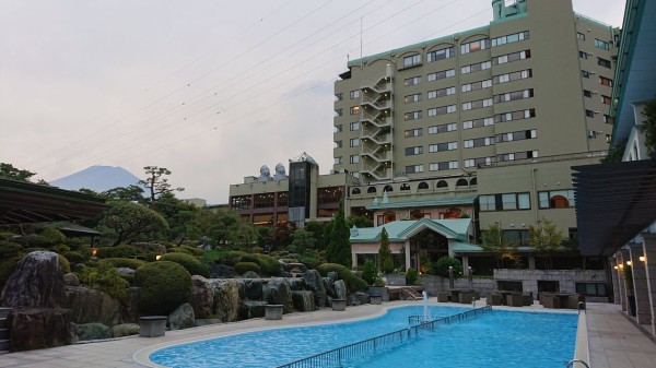 癒しの時間がここに 絶景客室で過ごす ホテル鐘山苑 のくつろぎ女子旅はいかが Aumo アウモ