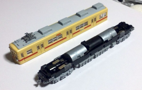 【seiukeさん専用】 ワンマイル　西鉄600形2輌編成×2の4輌編成動力付き 鉄道コレクション第33弾、西鉄600形と、ワンマイルの600形を比較