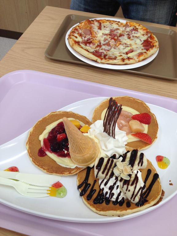 東武動物公園で食べたピザとパンケーキ かくかぞくにっき