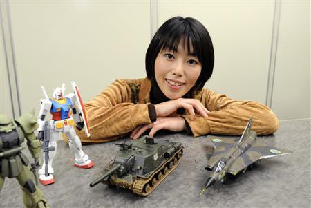 最近 プラモ女子 が急増 ガンダムや軍艦を好きな色に塗装 光るビーズも貼るらしい ニュー速vipブログ W