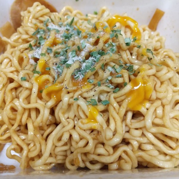 明星 NEO油そば 己巳監修 トリュフ香る鶏油そば | 趣味カップ麺