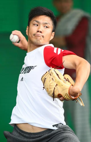 朗報 則本昂大さん お腹を見せつけてブルペン投球 狗鷲タイムス