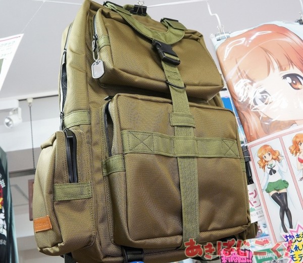 お値段3万円 ガールズ パンツァー 秋山殿のリュックサック 実物はこんな感じ アキバジゴク