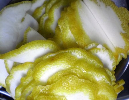 爽やかな 鬼柚子ピール 夢の花咲かせて