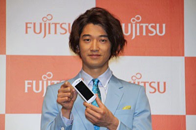 瑛太 瑛太が「いいね～」 富士通ケータイ 2010年夏モデル CM発表会