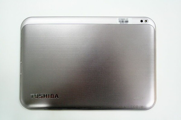 動画観賞にピッタリ！バッテリー駆動10時間のタフな10.1インチ