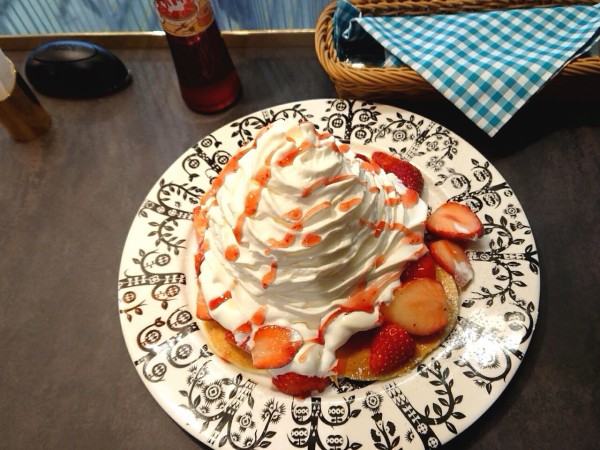 宇都宮駅ビルパセオにオープンした いちごの里カフェ で 天使のパンケーキ 食べてみた うつのみや通信 栃木県宇都宮市の地域情報サイト