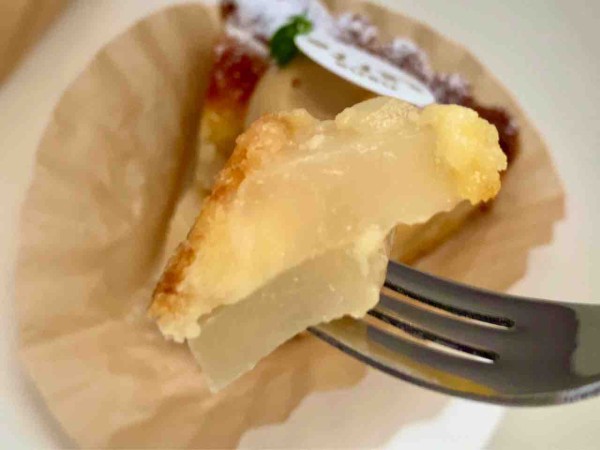 南県町にオープンしたタルトとケーキのお店 Nana Tarte ナナタルト で 紅玉の焼き込みタルト 洋なしの焼き込みタルト 買って食べてみた ながの通信 長野県長野市の地域情報サイト