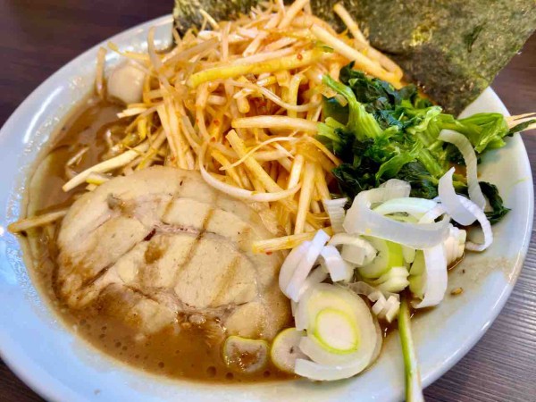 稲里町中氷鉋にオープンした横浜家系ラーメン 長野 魂心家 こんしんや で ネギラーメン 黒胡椒味噌 味玉ラーメン 醤油 食べてみた ながの通信 長野県長野市の地域情報サイト