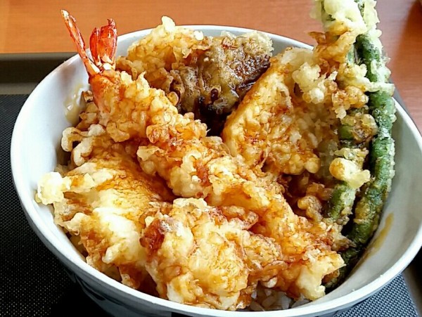 富山初出店 本郷新にオープンした天丼チェーン店 天丼てんや 富山本郷新店 で 元祖オールスター天丼 食べてみた 富山デイズ 富山県富山市 の地域情報サイト
