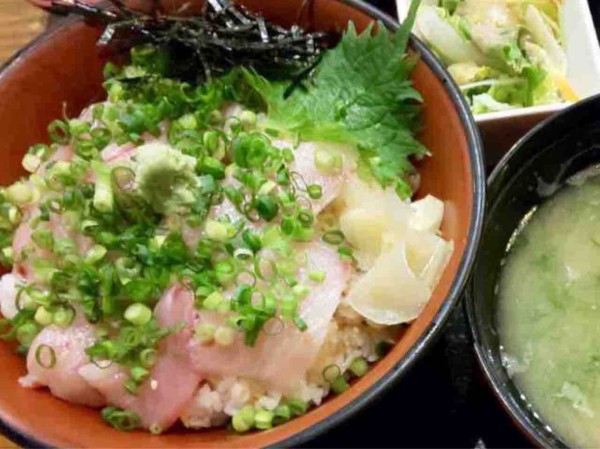 青葉区大町にある海鮮居酒屋 どん亭 で どん亭定食 季節の丼 食べてみた 仙台プレス 宮城県仙台市の地域情報サイト