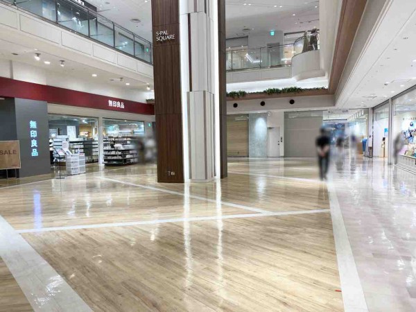 仮店舗で臨時オープン リニューアルに伴う閉館が決まった エスパル仙台 にある4店舗が エスパル仙台本館 のエスパルスクエアにて臨時オープンするらしい 仙台プレス 宮城県仙台市の地域情報サイト 仮店舗で臨時オープン リニューアルに伴う閉館が決まった エスパル仙台 にある4店舗が エスパル仙台本館 のエスパルスクエアにて臨時オープンするらしい 仙台プレス 宮城県仙台市の地域情報サイト