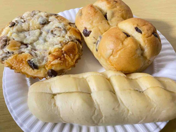 宮城野区榴岡にオープンした Local Bakery ローカルベーカリー で きのこのパン あんバターサンド ソフトフレーバー レーズン を食べてみた 仙台プレス 宮城県仙台市の地域情報サイト