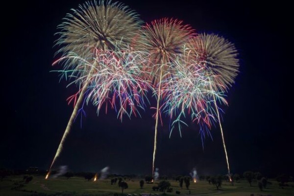 今年は おうちde花火 自宅から打ち上げ花火を楽しめる 仙台市内複数箇所で5分程度の 第52回 仙台七夕花火祭 開催 8月5日 仙台プレス 宮城県仙台市の地域情報サイト