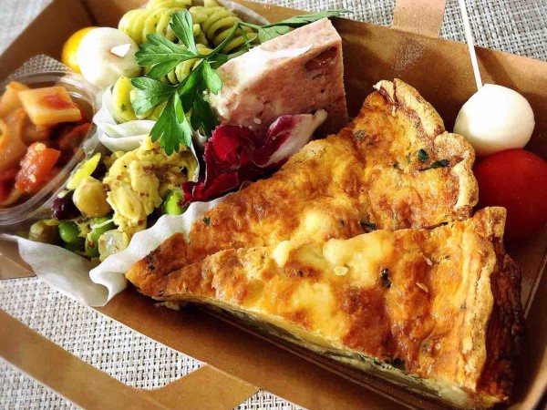泉区長命ヶ丘 Branch仙台 West ブランチ にオープンした Bake Deli ひつじや ベイクアンドデリ で キッシュbox 食べてみた 元 Cafe 2 だったところ 仙台プレス 宮城県仙台市の地域情報サイト 泉区長命ヶ丘 Branch仙台 West ブランチ にオープンした Bake Deli ひつじや ベイクアンドデリ で キッシュbox 食べてみた 元 Cafe 2 だったところ 仙台プレス 宮城県仙台市の地域情報サイト