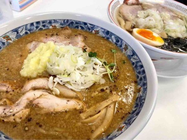 西区坂井東にある Ramen蓮 れん で 背脂黒醤油らぁめん と 塩らぁめん 細麺 食べてみた にいがた通信 新潟県新潟市の地域情報サイト