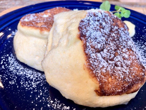 パンケーキ といえば Material Cafe マテリアルカフェ バスセンター にある マテリアルカフェ で パンケーキ と新メニュー カレー の ハーフ ハーフ 食べてみた にいがた通信 新潟県新潟市の地域情報サイト