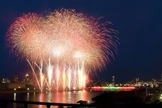 夏です 花火です 夜空に咲く花 新潟市内の 花火大会 まとめてみた にいがた通信 新潟県新潟市の地域情報サイト 夏です 花火です 夜空に咲く花 新潟市内の 花火大会 まとめてみた にいがた通信 新潟県新潟市の地域情報サイト