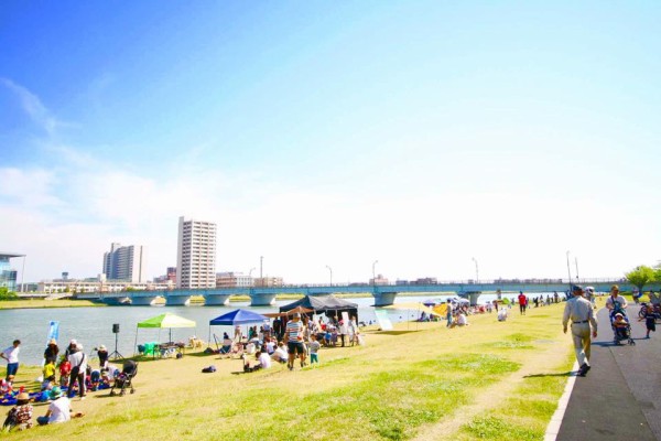 ついに やすらぎ堤ミズベリング が動き出す 人気イベント らららピクニック 開催 5月27日 にいがた通信 新潟県新潟市の地域情報サイト