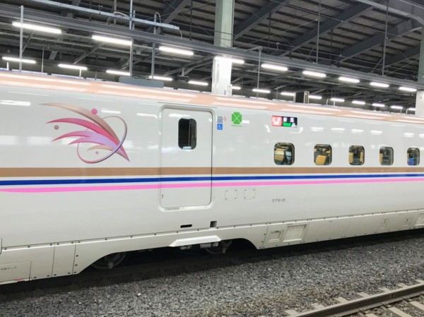 夢の共演！2両の新幹線が並ぶのは期間限定！3月16日デビューの『E7系 