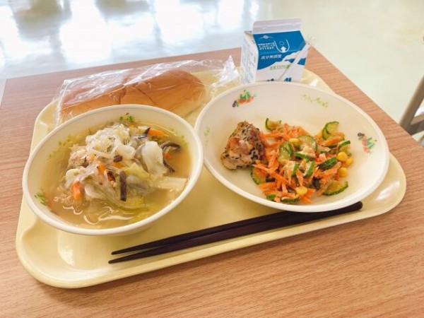 スクールランチが「給食」に！？中学校のスクールランチが小学校と同じ