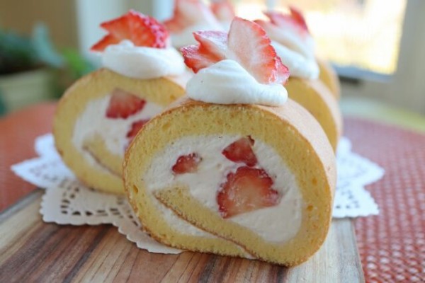 大人気イベントが今年も開催 2日間で30種類のロールケーキが大集結 Dekky401 デッキィ で 新潟ロールケーキパラダイス22 開催 6月18日 19日 にいがた通信 新潟県新潟市の地域情報サイト