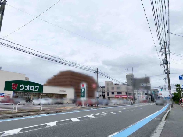 名店がズラり 中央区鐙西にある パッケージプラザ 駅南店 外に おウチがらーめん家さん の 冷凍ラーメン自動販売機 が設置されてる にいがた通信 新潟県新潟市の地域情報サイト