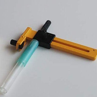 コンパスカッターで中心穴明き円板を作る方法 １ ちょっとしたノーハウ