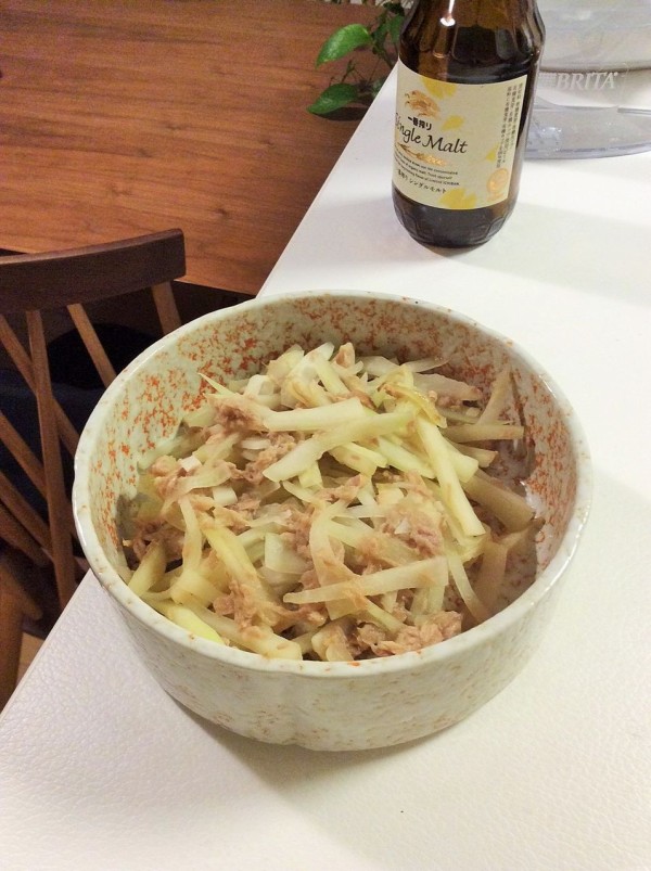 青パパイヤとシーチキン炒め 居酒屋かず志