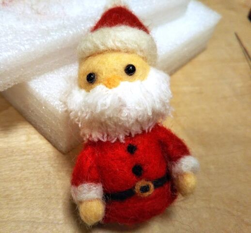 羊毛フェルトでクリスマス2021～サンタクロースを作ろう！ : 出来たを