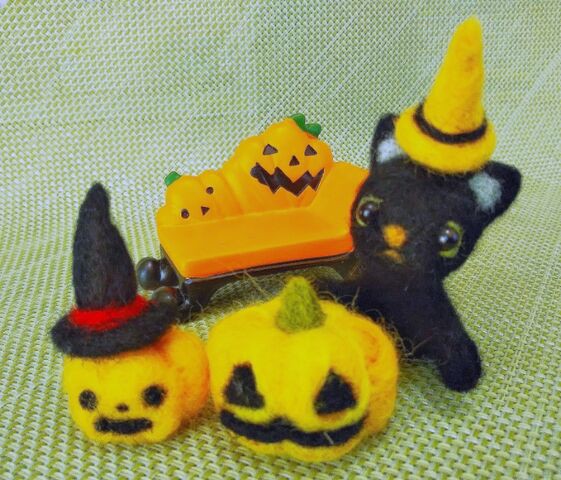 羊毛フェルトで、ハロウィンの魔女風の帽子(^-^) : 出来たをさがそ！
