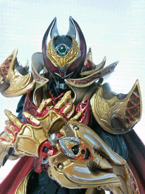 SIC 仮面ライダーキバ エンペラーフォーム パート1 : 玩具神殿