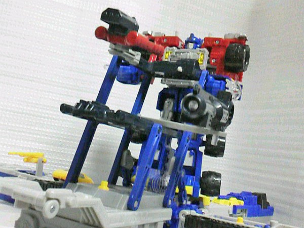 トランスフォーマー コンボイ スーパーモード Amazon.co.jp: トランスフォーマー マイクロン伝説 MEGA SCF