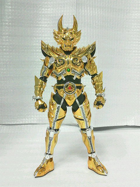 真骨頂フィギュアーツ 黄金騎士ガロ : 玩具神殿 トイズモビーレ