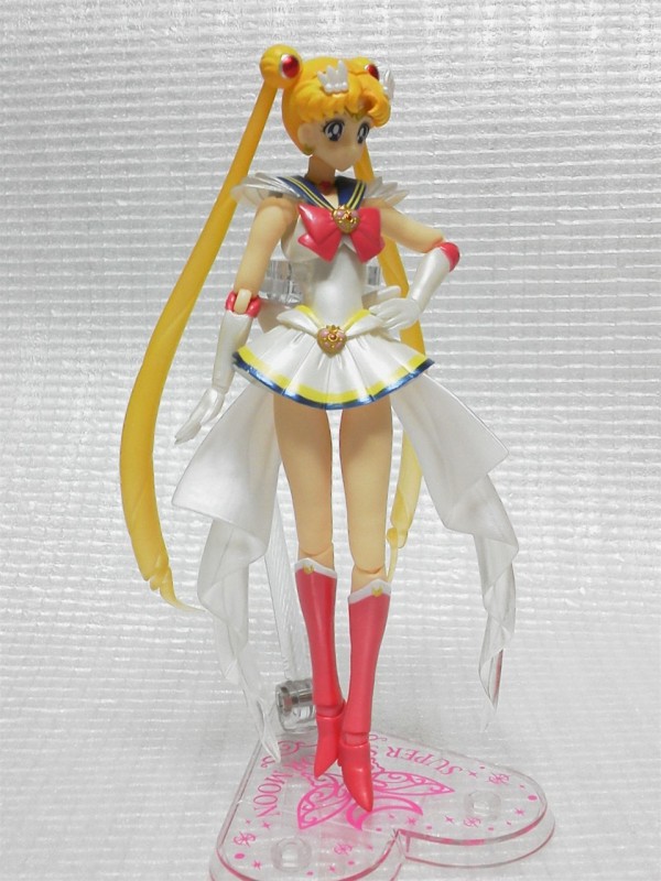 フィギュアーツ 美少女戦士セーラームーン スーパーセーラームーン 変身 必殺技アクション編 玩具神殿 トイズモビーレ