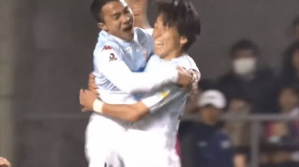 J1 札幌 Mfチャナティップがjリーグ初ゴール 2点ビハインドから3 3のドロー決着 貴重な勝ち点１ ｊ２サッカー通信