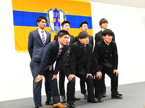 愛媛fc ２０１９シーズン新体制発表 スローガンは 全進 若手７人が新加入 移籍まとめ ｊ２サッカー通信