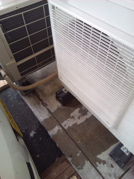 エコキュートの室外機が水漏れ ケース家のblog