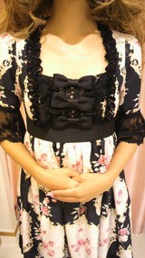 ジーザスディアマンテアントワーヌワンピオーナメント柄黒