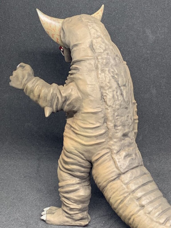 完成‼︎ 怪獣殿下・古代怪獣ゴモラ 〜ひとりウルトラマン祭47〜 : 海豹