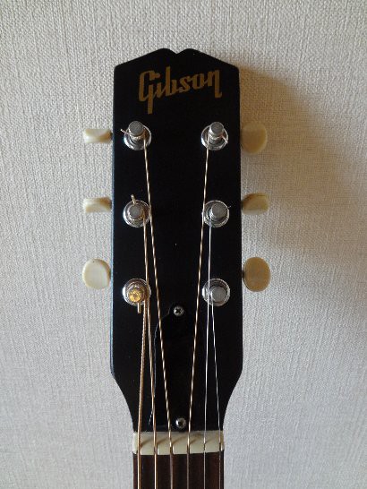 Gibson B-15 1968 : おいどん何処へ行く？ Blog版