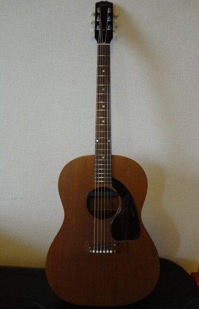 Gibson B-15 1968 : おいどん何処へ行く？ Blog版